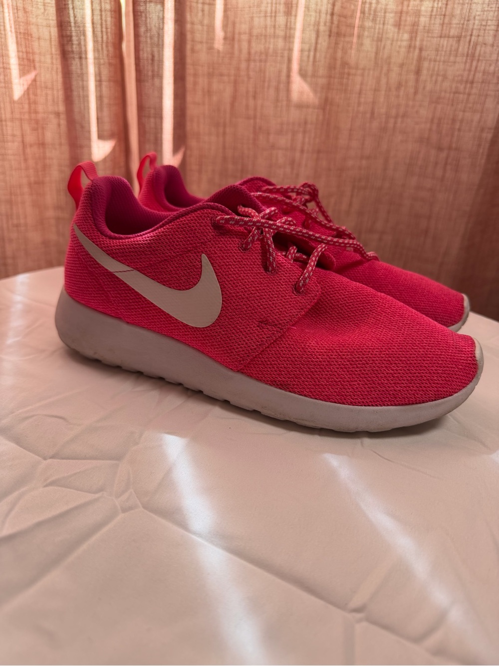 Nike Roshe One Women’s Hot Pink White Sneakers Size 7.5